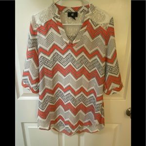 Chevron 3/4 length sleeve Tunic with lace shoulders